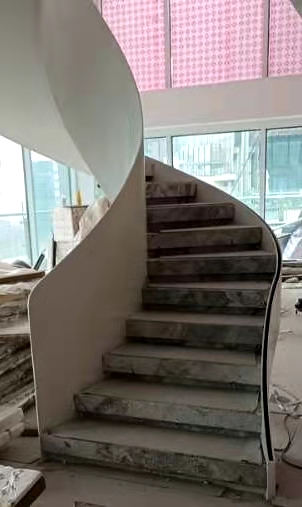 旋转楼梯定制在钱江新城高端住宅