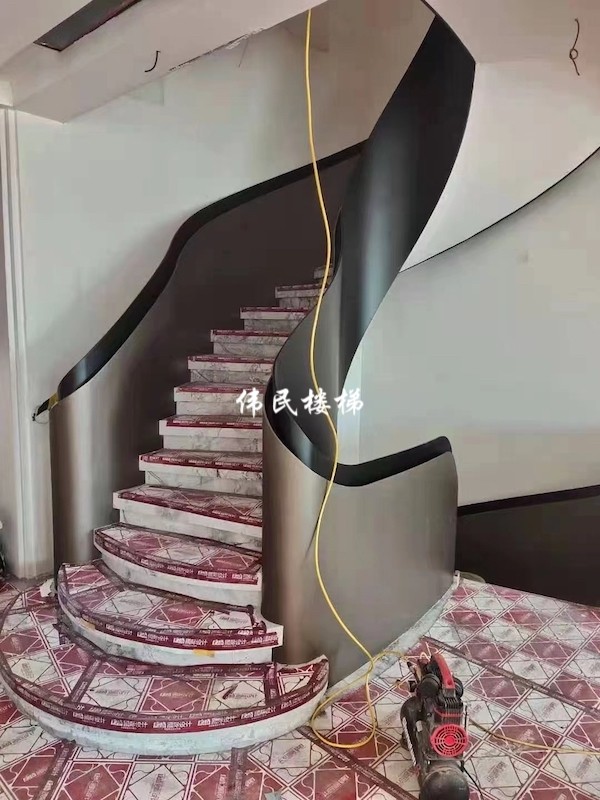 杭州钢架旋转楼梯.jpg