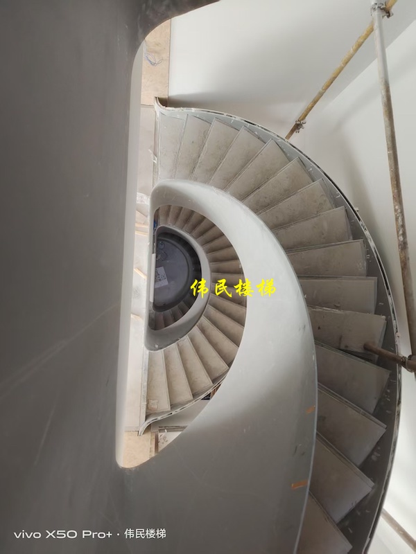 杭州伟民楼梯告诉你定制旋转钢架楼梯，这 3 个常见问题你一定要明白