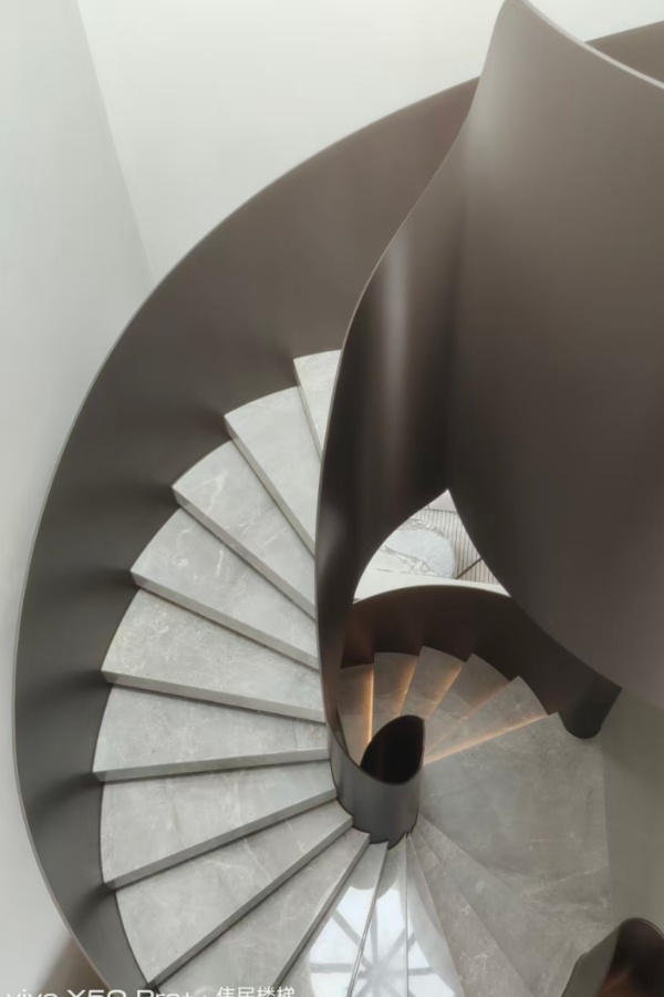 杭州大江东久鸣府别墅楼梯工程 